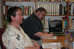 Von links: André Gaedecke und Wolfgang Hantke bei ihrer ersten Veranstaltung zur Geschichte der Hellersdorfer Promenade (2007) Von links: André Gaedecke und Wolfgang Hantke bei ihrer ersten Veranstaltung zur Geschichte der Hellersdorfer Promenade (2007)