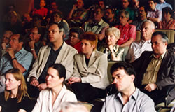 In einer festlichen Veranstaltung erhält die Alternative Bibliothek Hellersdorf am 10. Mai 2002 den Namen Peter-Weiss-Bibliothek In einer festlichen Veranstaltung erhält die Alternative Bibliothek Hellersdorf am 10. Mai 2002 den Namen Peter-Weiss-Bibliothek